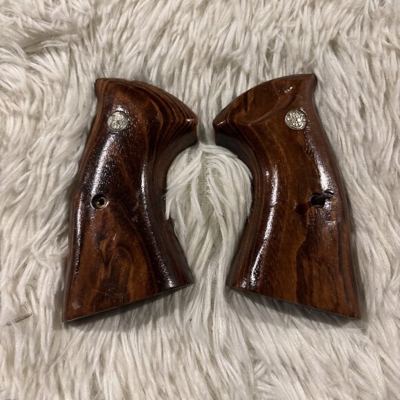 Smith And Wesson OEM Wood Square Butt Grips NOS - Picture 1 of 7